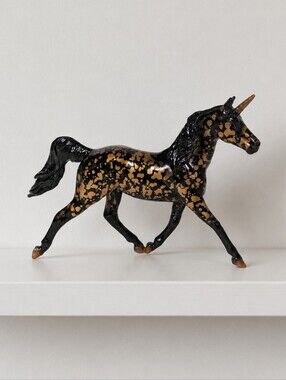 Breyer Stablemates Unicorn Crazy Surprise Series 4 Chase Piece Prince Charming